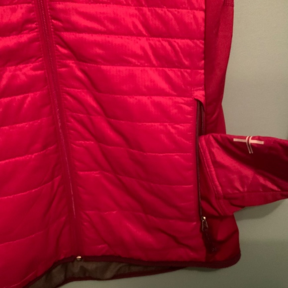 Icebreaker transition jacket. SMALL. Poppy pink with soft grey lining. - Picture 3 of 4
